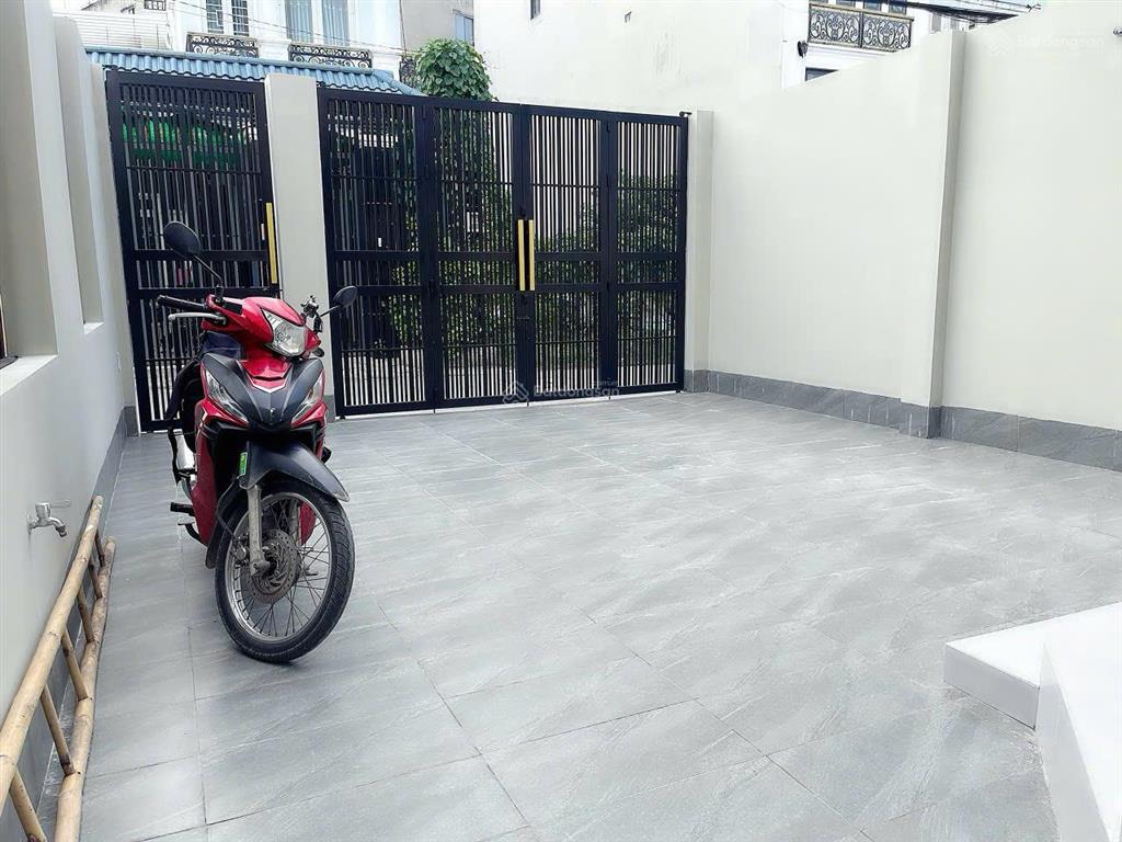Giảm giá căn góc 2 mặt tiền long trường q9  3 tầng  kinh doanh tốt  104.6m2  7,3tỷ thương lượng
