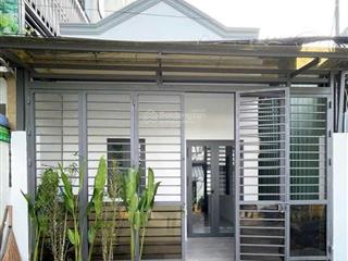 Phước long b quận 950m2, 2pn, 2wc, mặt tiền đẹp 5,6tỷ thương lượng