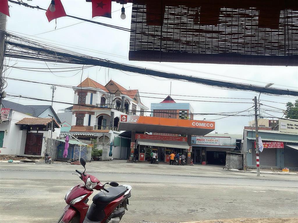 Nhà mât tiền thiết kế hiện đạinội thất sang trọng3 tầnghoàn cônglê văn thịnhq210,2 tỷ tl