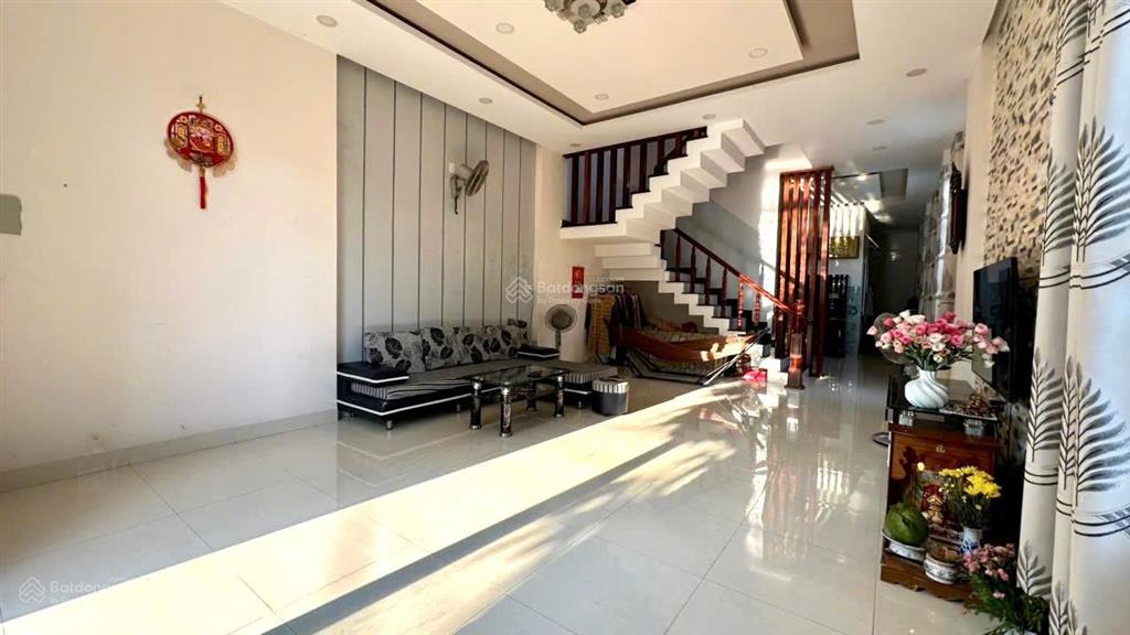 Nhà 3 tầng gần biển hẻm phạm văn đồng