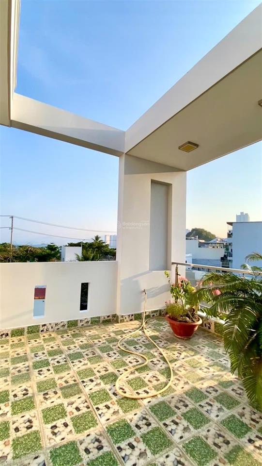 Nhà 3 tầng gần biển hẻm phạm văn đồng