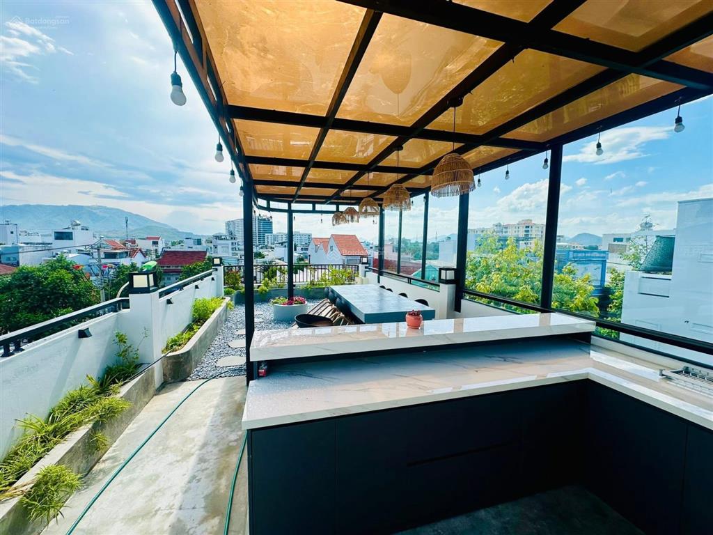 13,9 tỷ sở hữu biệt thự tân cổ điển góc 2 mặt tiền vừa ở đẳng cấp, vừa kinh doanh spa hái ra tiền!