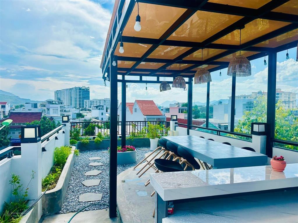 13,9 tỷ sở hữu biệt thự tân cổ điển góc 2 mặt tiền vừa ở đẳng cấp, vừa kinh doanh spa hái ra tiền!