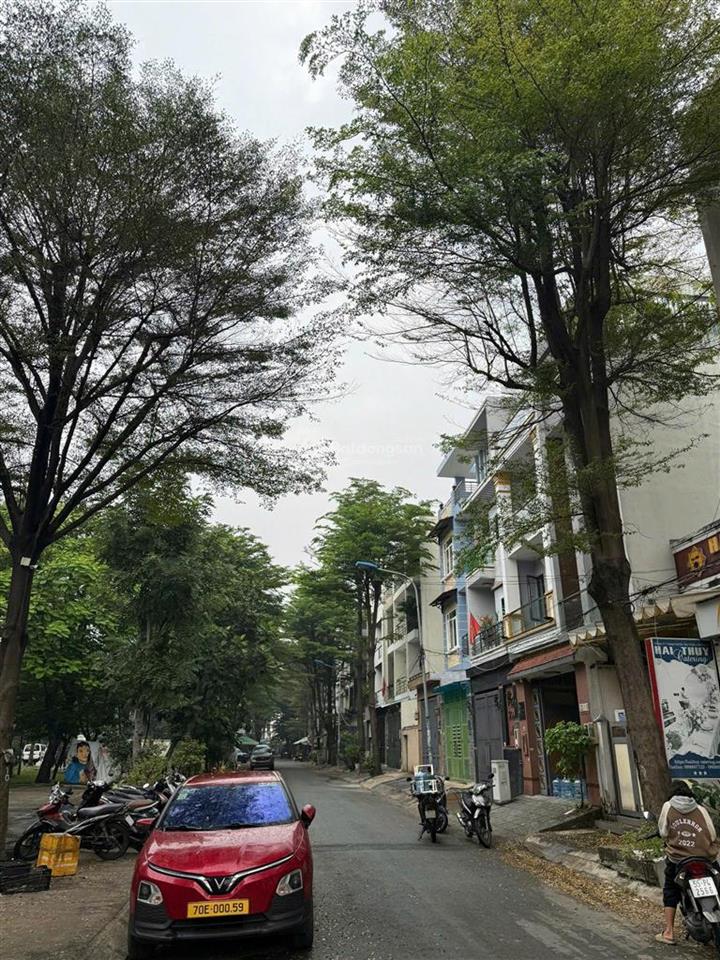 Bán nhà đặng thùy trâm 4,5x20 xây 3 lầu có công viên nội khu sang trọng