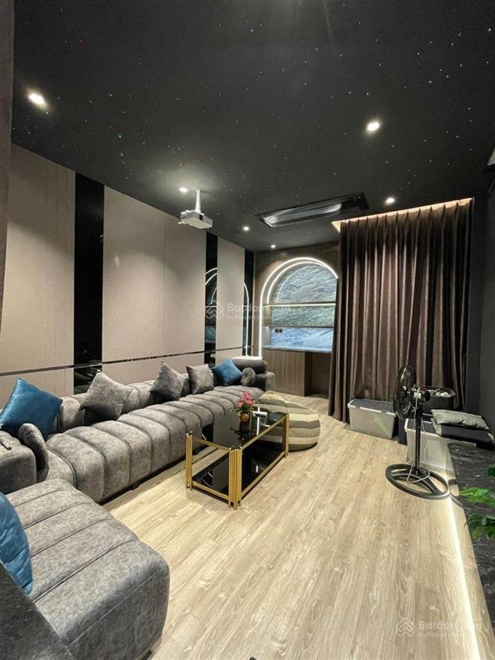 Sát mặt tiền bán nhà nơ trang long, 4x15m, lửng 2 lầu không cần sửa chữa