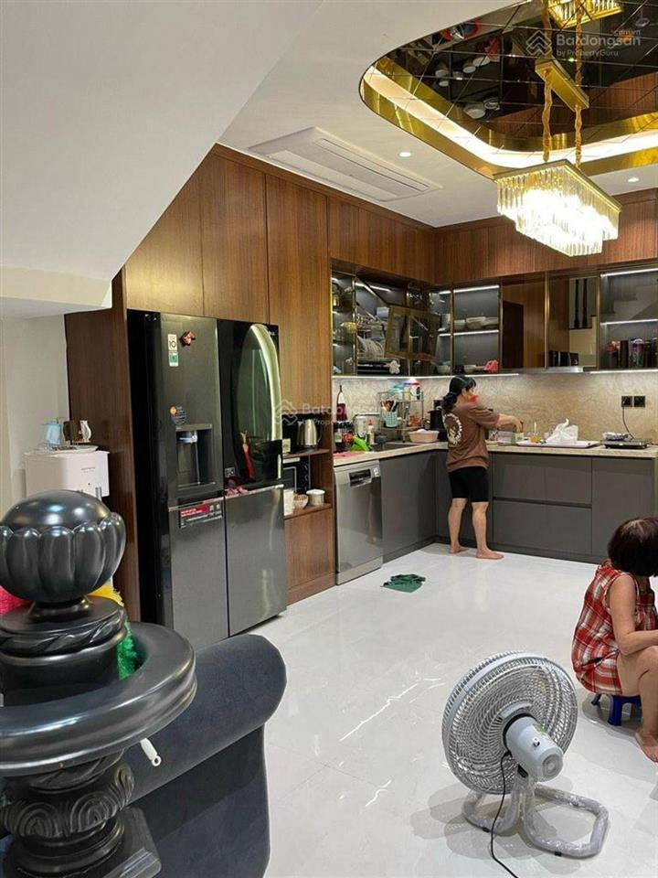 Sát mặt tiền bán nhà nơ trang long, 4x15m, lửng 2 lầu không cần sửa chữa