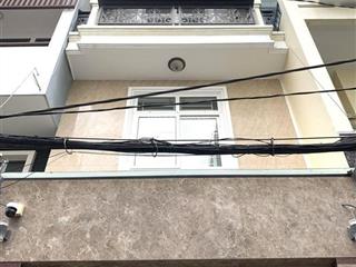 Sát mặt tiền bán nhà nơ trang long, 4x15m, lửng 2 lầu không cần sửa chữa
