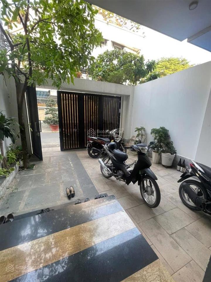 Bán nhà khu biệt thự bình lợi, 5x20m, trệt + 2 lầu, nhà phù hợp ở hoặc làm công ty
