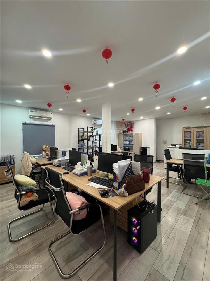 Hẻm xe hơi hoàng hoa thám 6x21 nhà xây 3 tầng sát mặt tiền đường