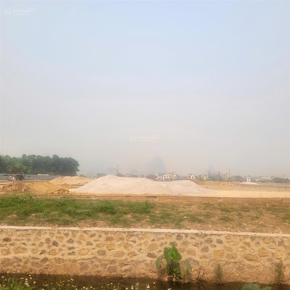 Sổ đỏ chính chủ bán đất tổ 5, phường thanh tuyền 90m2, giá 2,2 tỷ.  0843 646 *** a toàn cc
