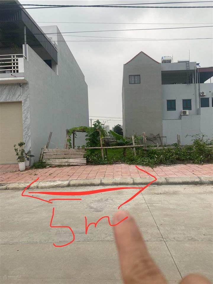 Tháng sau e đi nhật cần tiền đóng cọc gấp nên bán rẻ mảnh đất 65m thổ cư hoàn toàn.