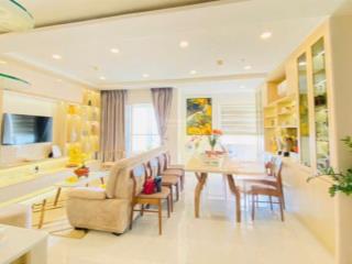 Cho thuê căn hộ 1pn 70m², nội thất cao cấp phòng khách siêu rộng và thoáng.  0932 874 ***  hòa