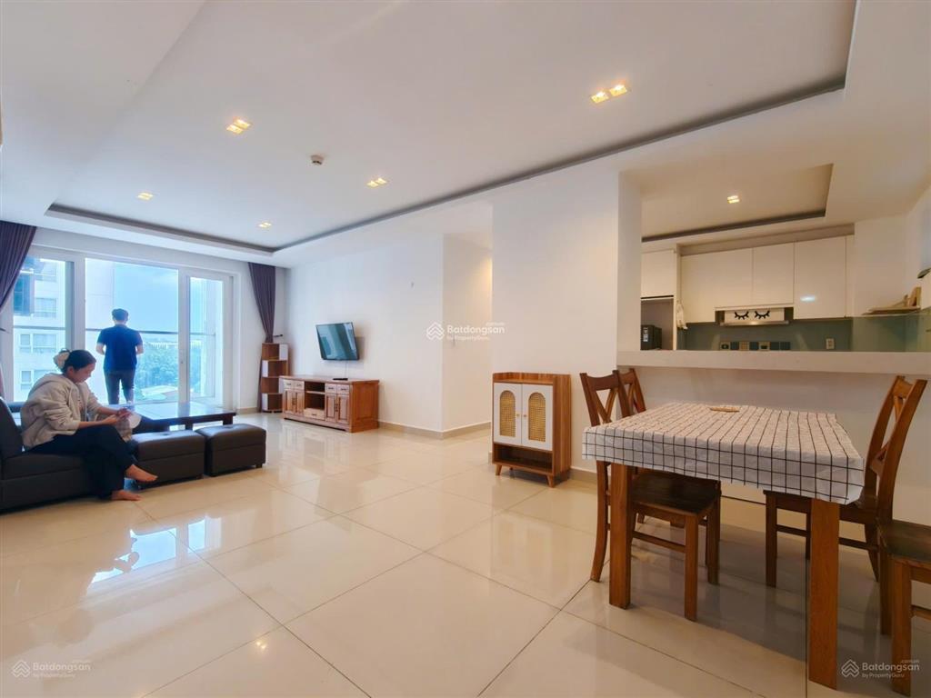 Cần cho thuê nhanh chcc sky center 3pn, 130m2, nhà đẹp,  em 0932 874 ***  hòa