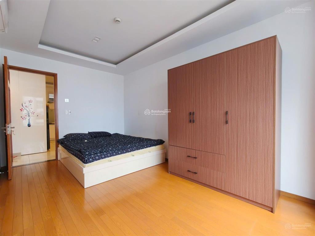 Cần cho thuê nhanh chcc sky center 3pn, 130m2, nhà đẹp,  em 0932 874 ***  hòa