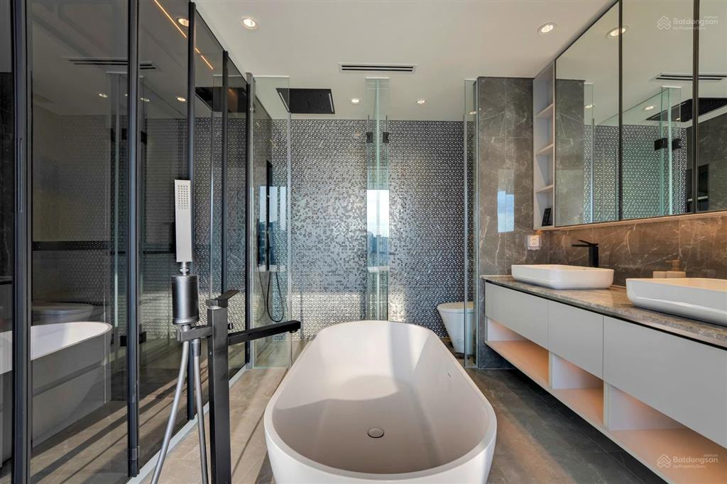 Chủ bán chcc cộng hòa plaza  q. tân bình, dt 75m2 2pn giá 4tỷ5, (có sổ).  0932 874 ***  hòa