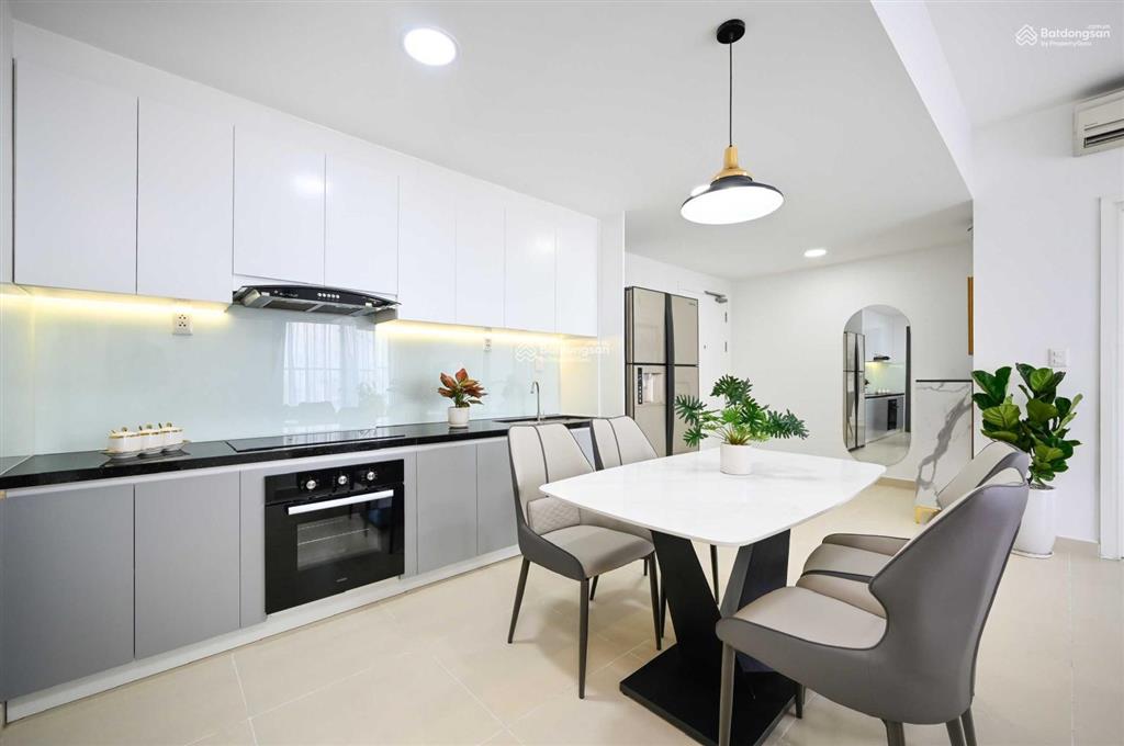 Cho thuê căn hộ richstar, 65m2, 2pn, 2wc, view thoáng giá 10 triệu/tháng.  0932 874 ***