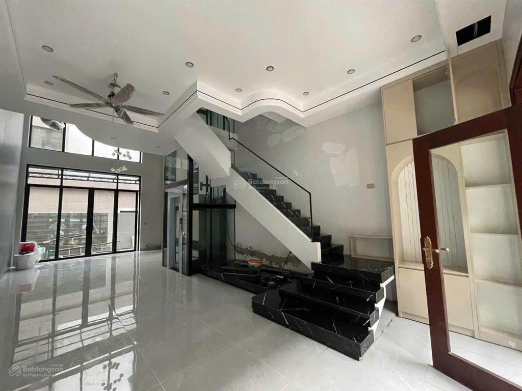 Bán nhanh nhà khu vịnh thiên đường vin2 70m2 hoàn thiện 5 tầng có thang máy giá rẻ 10 tỷ