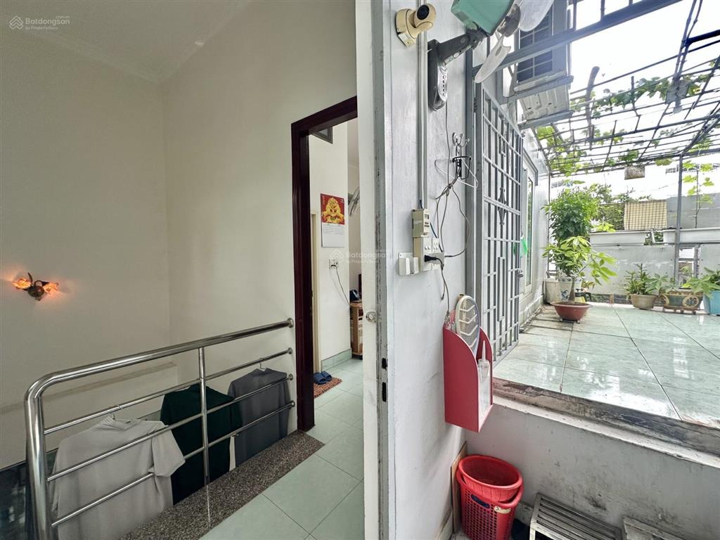 Nhà 1 trệt 1 lầu trung tâm p. vũng tàu ngang 6,8m hẻm ô tô thông gần biển