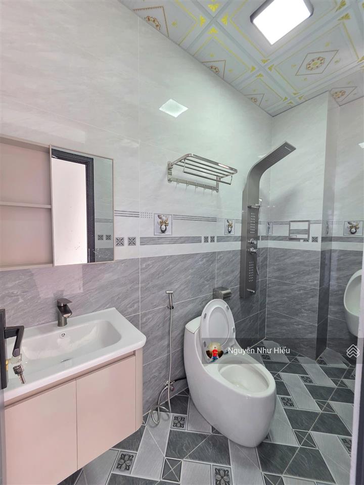 Bán tòa nhà mt đường lê hồng phong ngã ba cây điệp dĩ an, p. tân đông hiệp, tp. dĩ an