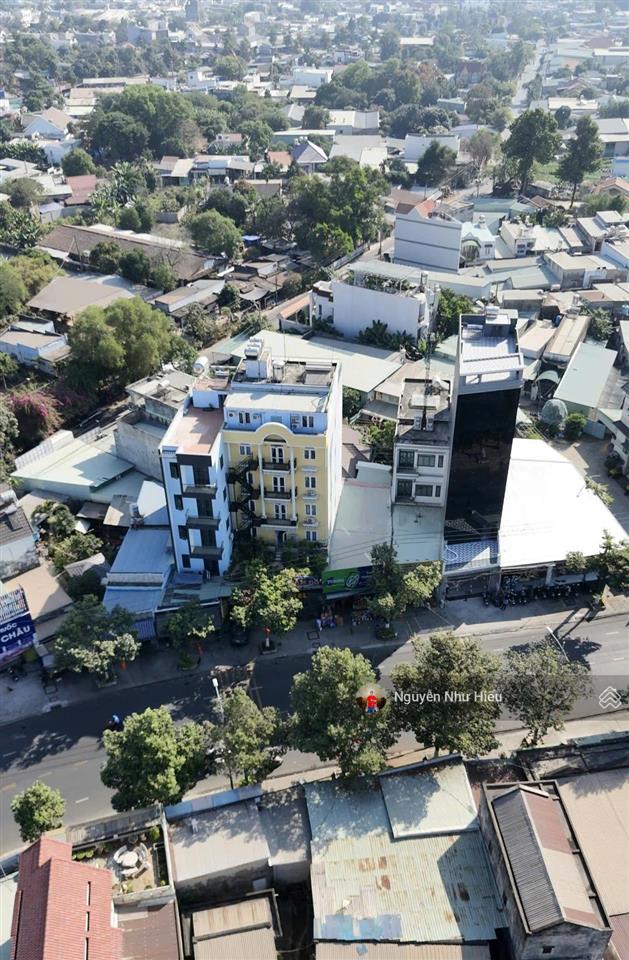 Bán tòa nhà mt đường lê hồng phong ngã ba cây điệp dĩ an, p. tân đông hiệp, tp. dĩ an