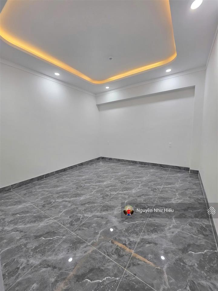 Bán tòa nhà mt đường lê hồng phong ngã ba cây điệp dĩ an, p. tân đông hiệp, tp. dĩ an