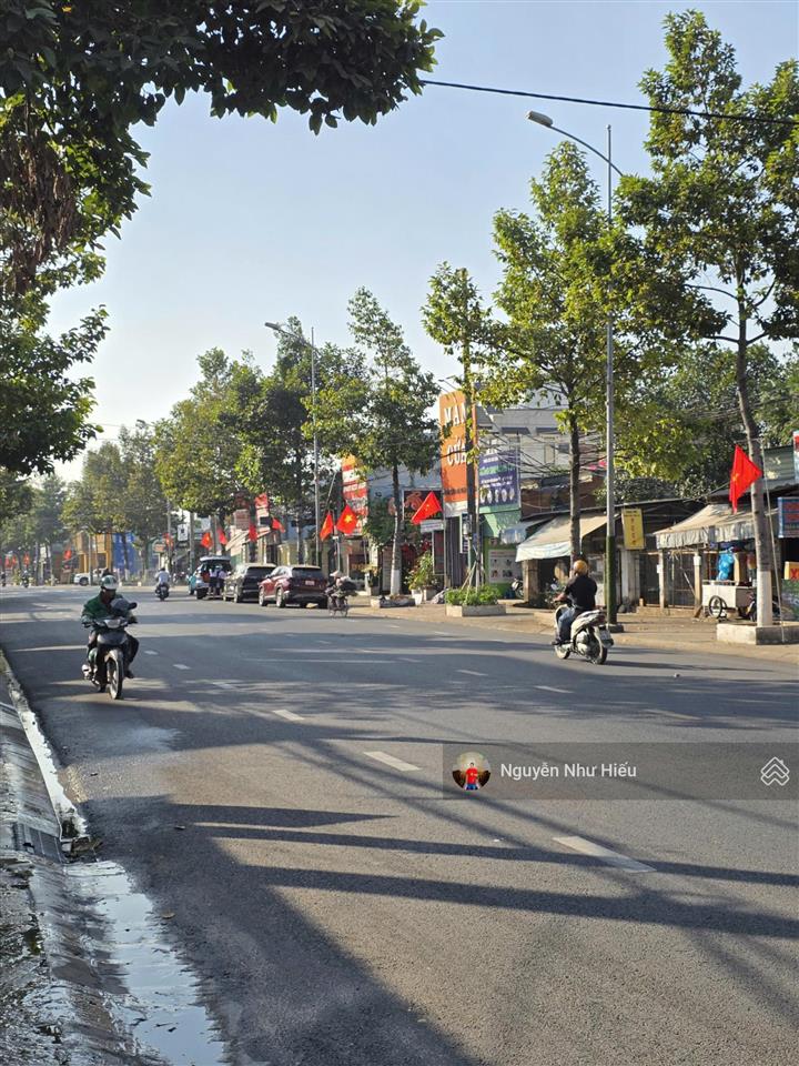 Bán tòa nhà mt đường lê hồng phong ngã ba cây điệp dĩ an, p. tân đông hiệp, tp. dĩ an