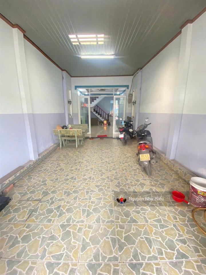Giảm 300tr bán nhà 1 trệt 1 lầu mt đường nguyễn thái học p.tân đông hiệp tp.dĩ an