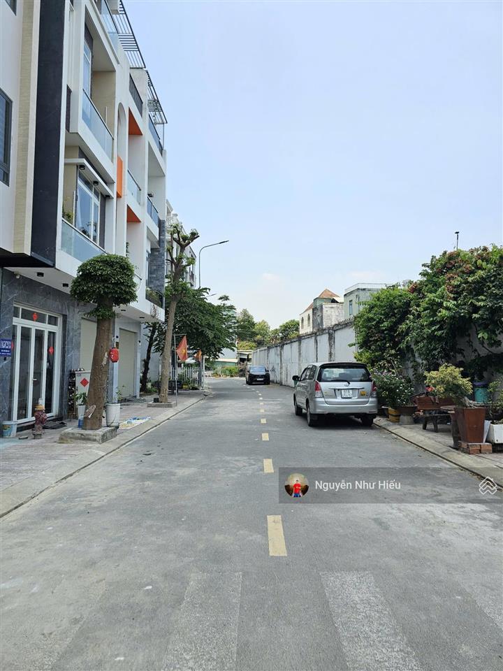 Bán nhà góc 2 mặt tiền kdc lộc phát residence gần chợ thuận giao, p. thuận giao, tp. thuận an