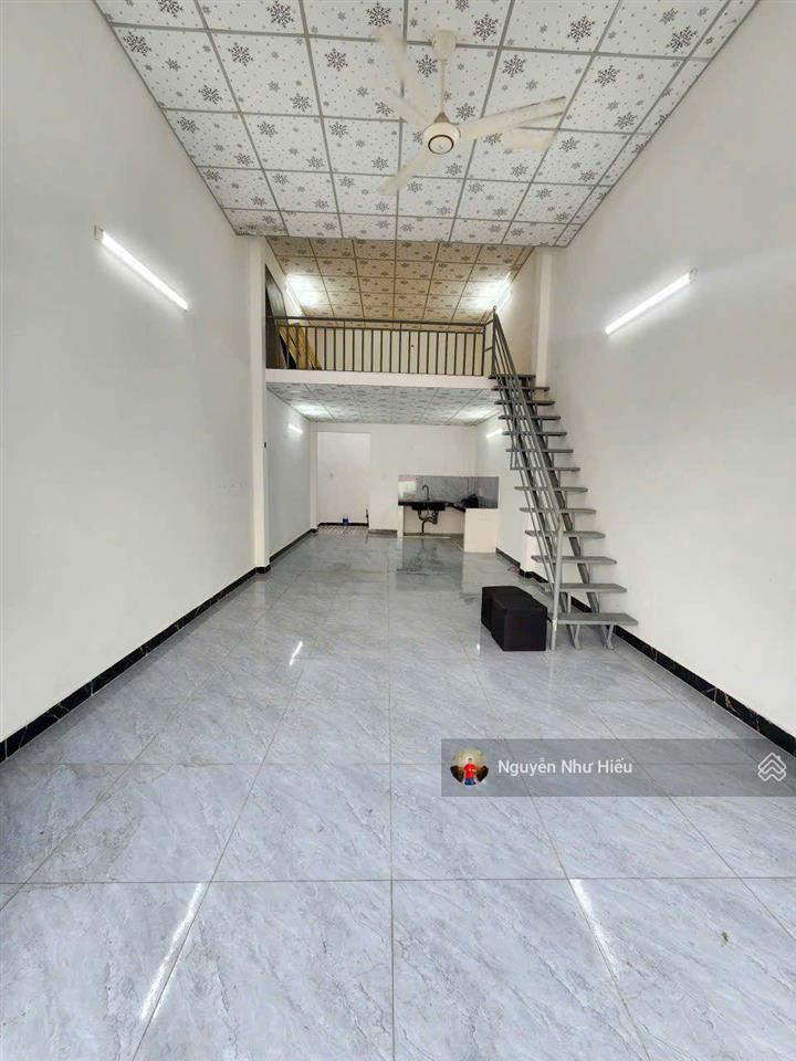 Bán nhà cấp 4 gác lửng mt chợ phú phong p.bình chuẩn thuận an