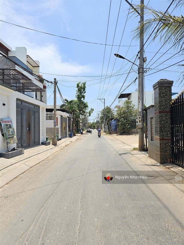 Bán nhà 1 trệt 2 lầu gần ngã tư miếu ông cù chỉ 500m p.tân phước khánh, tp.tân uyên