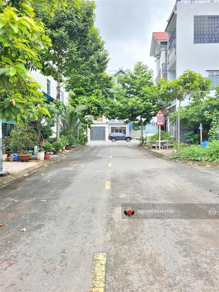Bán đất góc 2mt kdc phú hồng thịnh 6, gần làng đại học p. bình an tp. dĩ an