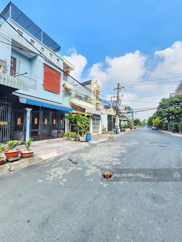 Giảm mạnh 500tr bán nhà 2 mt trước sau, kdc bình đáng, p.bình hòa, tp.thuận an