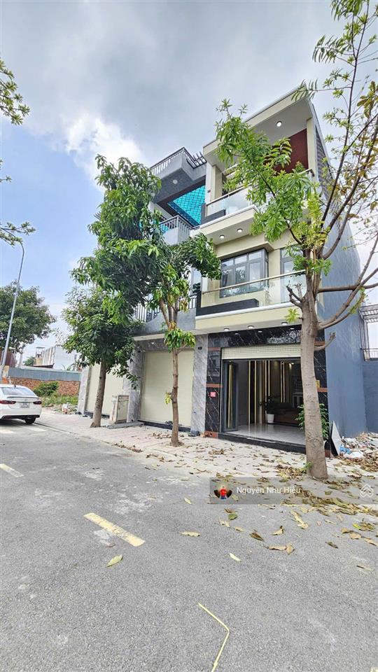 Bán nhà 1 trệt 2 lầu kdc lê phong bình chuẩn gần ngã tư bình chuẩn 300m p.bình chuẩn tp.thuận an