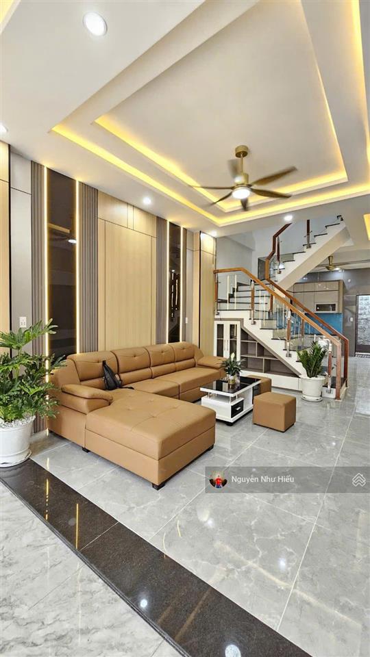 Bán nhà 1 trệt 2 lầu kdc lê phong bình chuẩn gần ngã tư bình chuẩn 300m p.bình chuẩn tp.thuận an