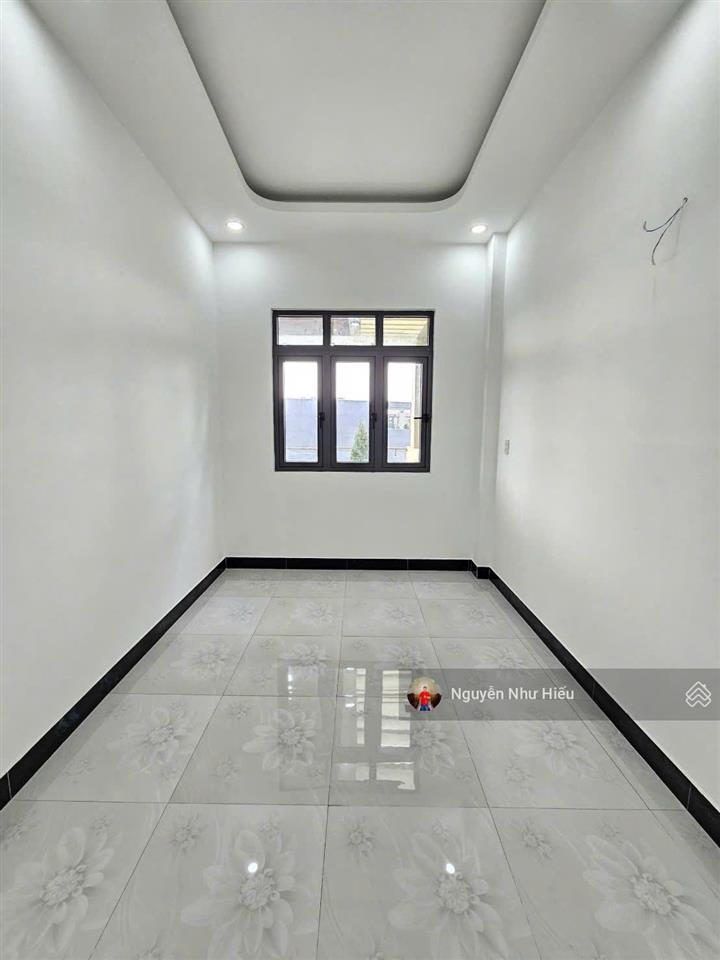 Bán nhà 1 trệt 2 lầu kdc lê phong bình chuẩn gần ngã tư bình chuẩn 300m p.bình chuẩn tp.thuận an
