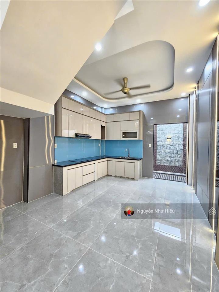 Bán nhà 1 trệt 2 lầu kdc lê phong bình chuẩn gần ngã tư bình chuẩn 300m p.bình chuẩn tp.thuận an