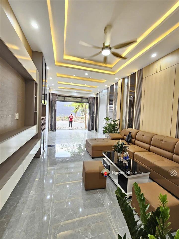 Bán nhà 1 trệt 2 lầu kdc lê phong bình chuẩn gần ngã tư bình chuẩn 300m p.bình chuẩn tp.thuận an