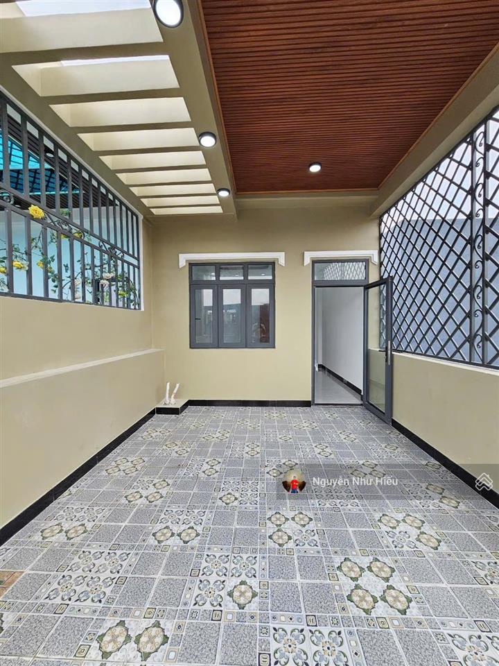 Bán nhà 1 trệt 2 lầu kdc lê phong bình chuẩn gần ngã tư bình chuẩn 300m p.bình chuẩn tp.thuận an