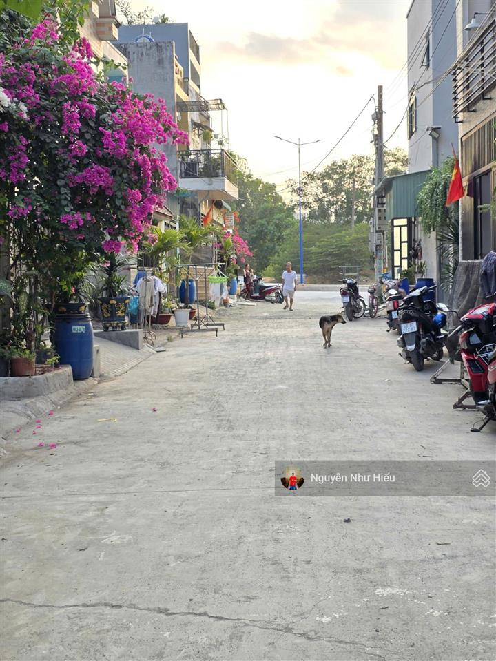 Bán nhà 4,2 tỷ ngay metro làng đại học thủ đức, p.bình thắng, tp.dĩ an