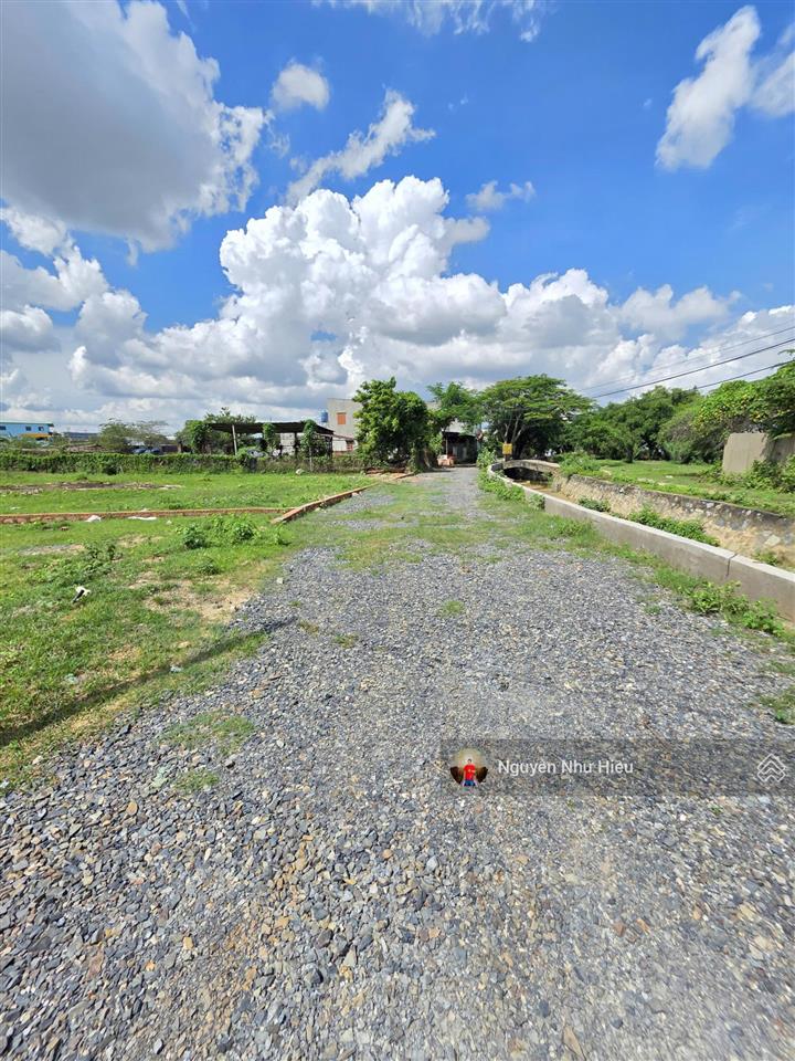 Bán đất to giá rẻ gần ngã tư bình trị 600m, p. tân bình, tp. dĩ an