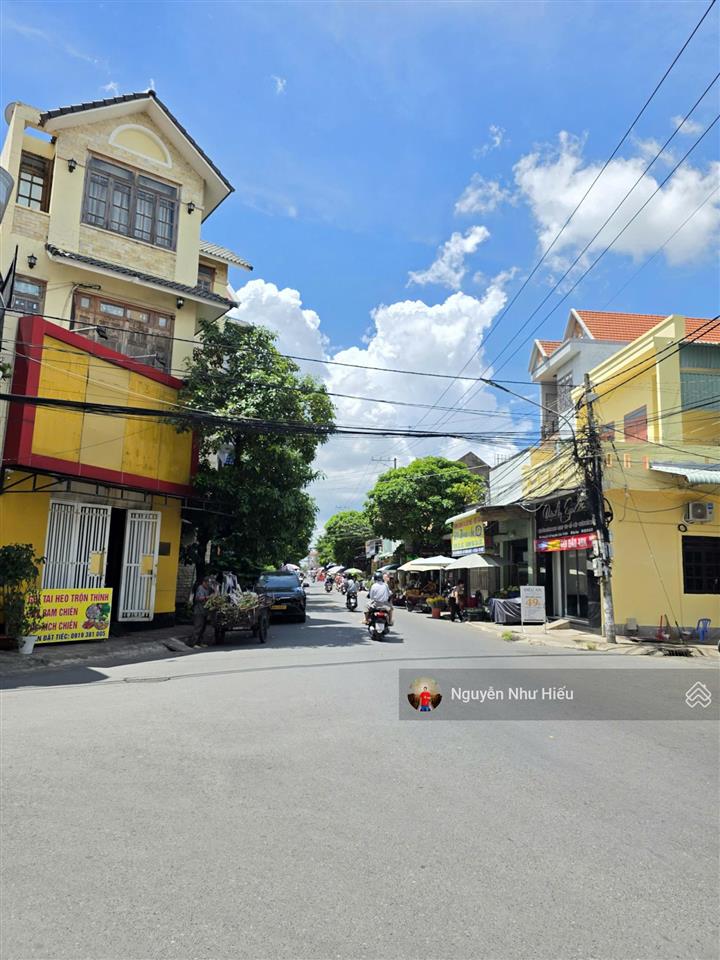 Bán nhà góc 2 mặt tiền kinh doanh sầm uất, gần bcons garden p. dĩ an, tp. dĩ an