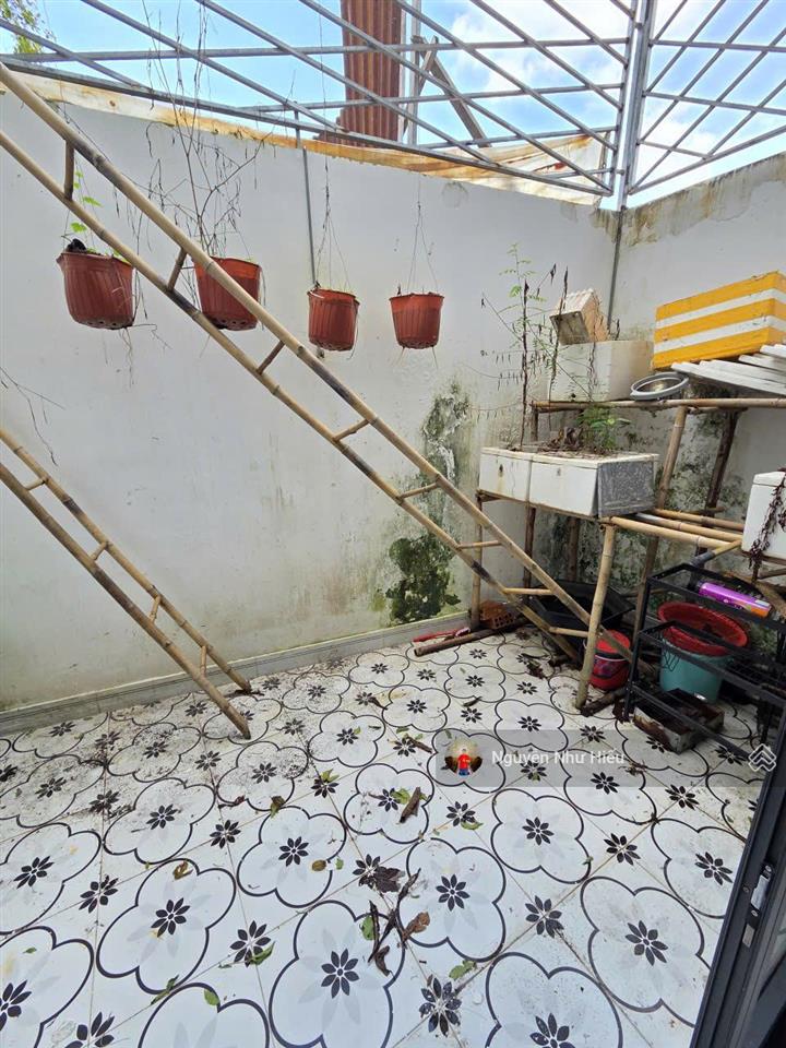 Bán nhà 1 trệt 2 lầu hoàn công gần chợ tân bình p. tân bình tp. dĩ an