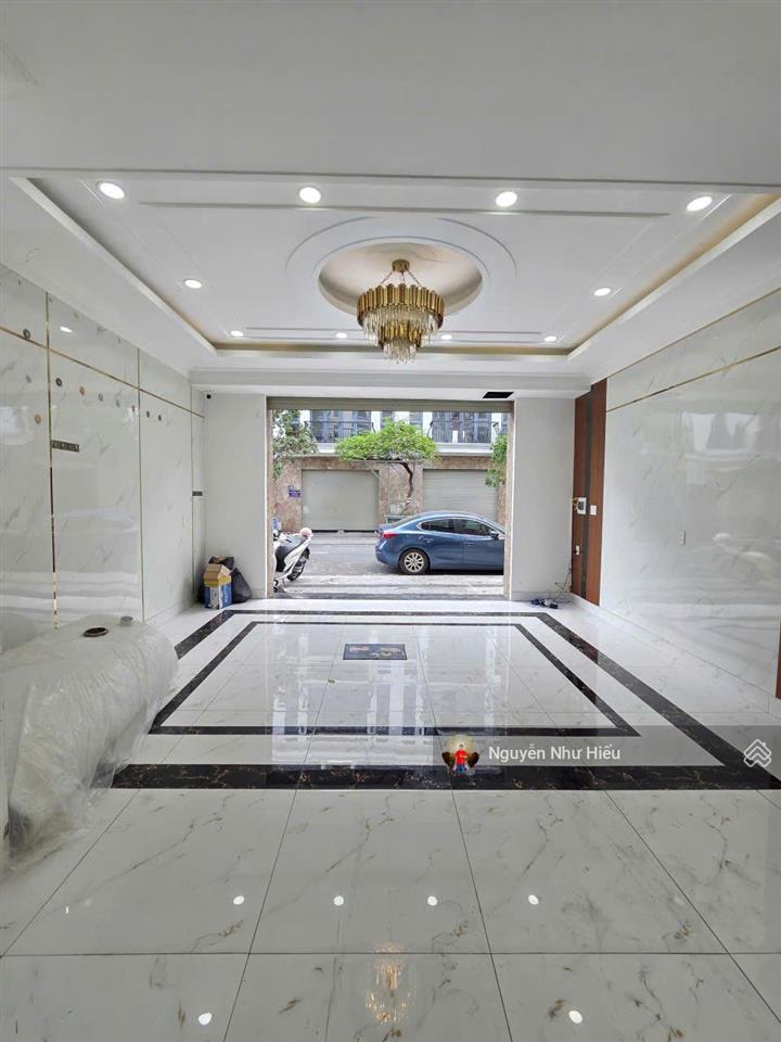 Bán nhà 1 trệt 2 lầu hoàn công gần chợ tân bình p. tân bình tp. dĩ an