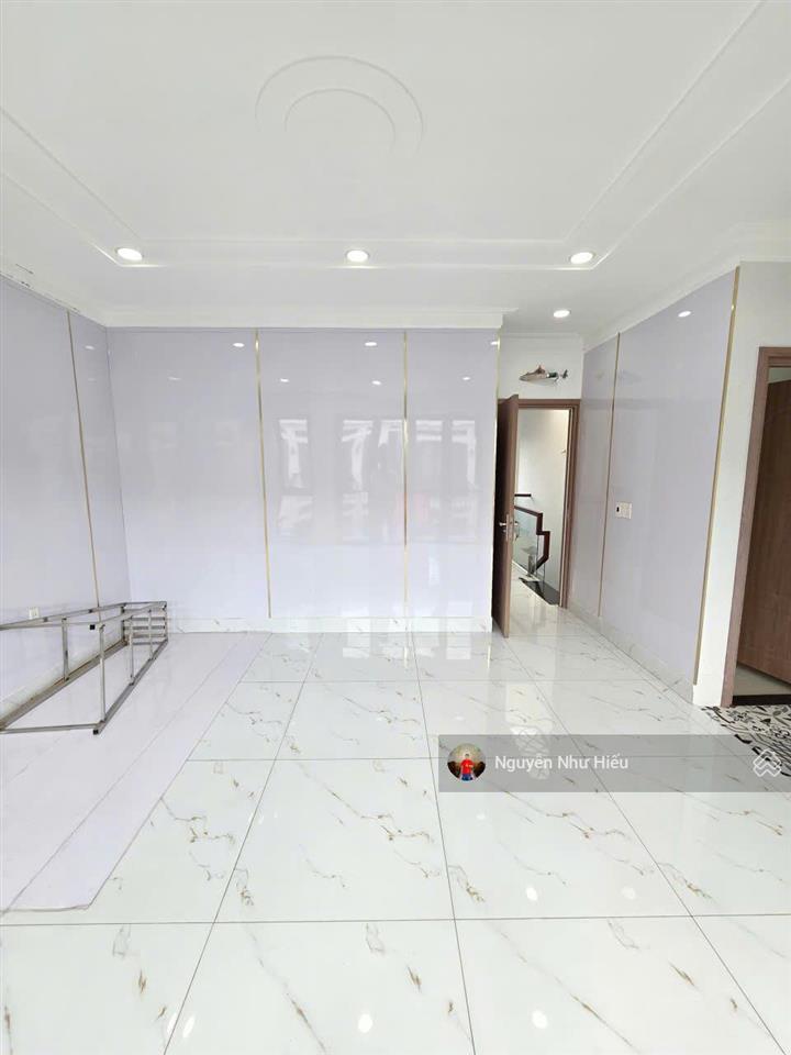 Bán nhà 1 trệt 2 lầu hoàn công gần chợ tân bình p. tân bình tp. dĩ an