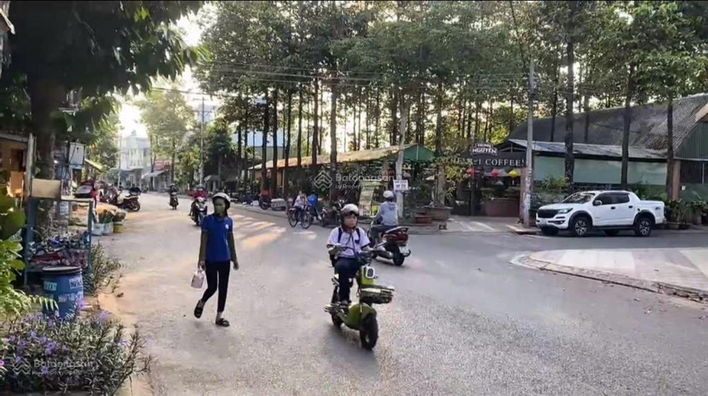 Giảm 430tr bán nhà mt kinh doanh đối diện chợ đại quang gần đường lê hồng phong p tân bình tp dĩ an