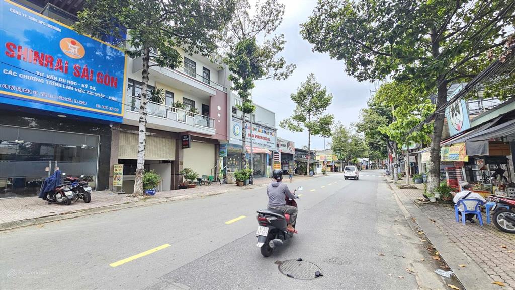 Giảm 350tr bán gấp lô đất hiếm mt đường võ thị sáu, khu quảng trường xanh, p. đông hòa, tp. dĩ an