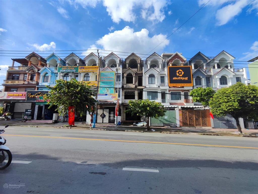 Bán nhà 1 trệt 3 lầu mt đường đt743a, kdc phú hồng thịnh 10, p. bình an, tp dĩ an