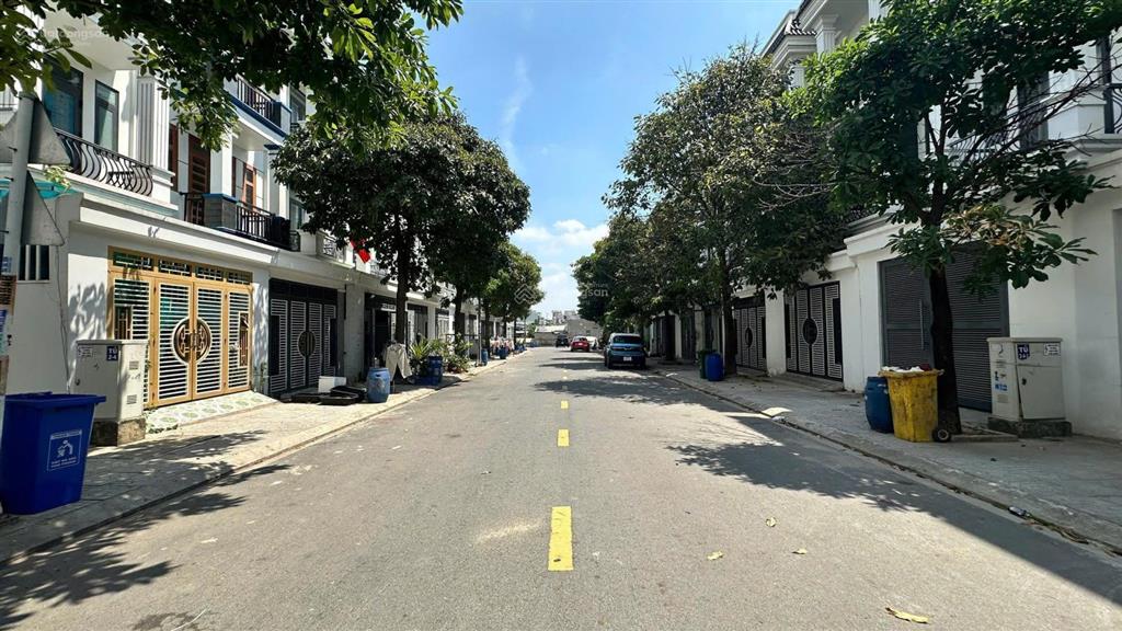 Bán nhà hoàn công 1 trệt 2 lầu kế công viên, kdc hoàng nam 5, p. tân bình, tp. dĩ an