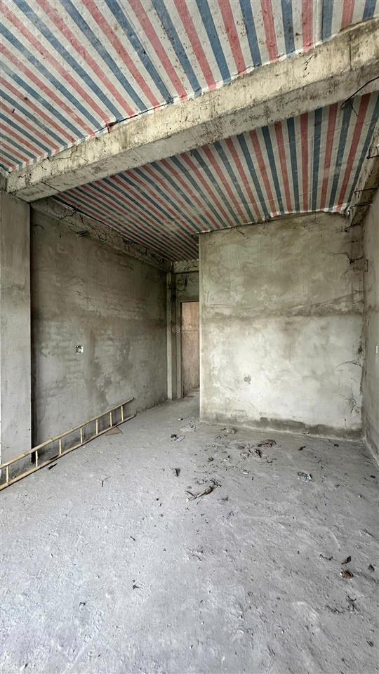 Bán nhà hoàn công 1 trệt 2 lầu kế công viên, kdc hoàng nam 5, p. tân bình, tp. dĩ an