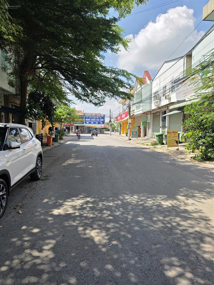 Giảm mạnh bán đất tặng nhà ngang 10m gần aeon mall bình dương, phường an thạnh, thành phố thuận an